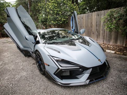 Used 2024 Lamborghini Revuelto AWD/4WD image 33
