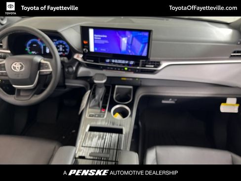 Used 2026 Toyota Sienna XSE FWD image 18