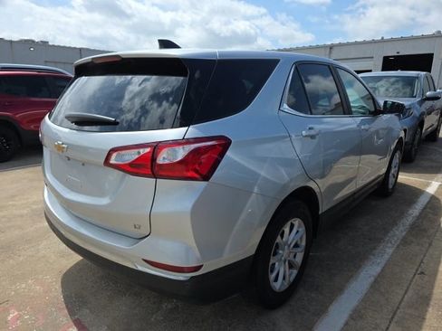 Used 2021 Chevrolet Equinox LT w/ Driver Convenience Package image 5