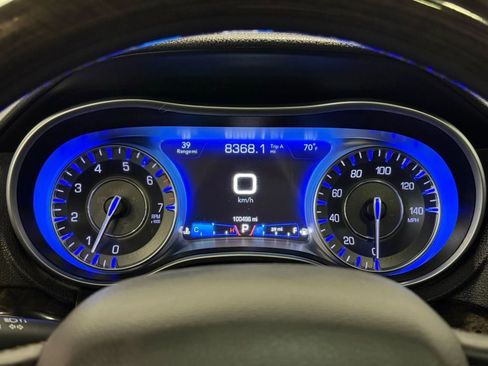 Used 2018 Chrysler 300 Limited w/ Safetytec Plus Group image 19