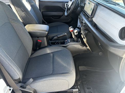 Used 2025 Jeep Wrangler Sport image 10