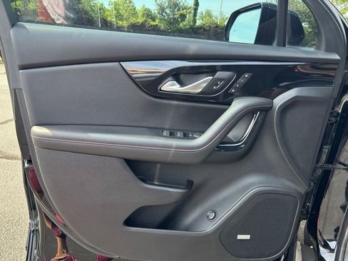 Used 2022 Chevrolet Blazer RS w/ Enhanced Convenience Package FWD image 12