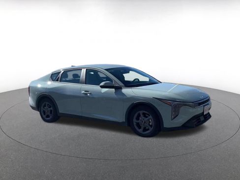 Used 2025 Kia K4 FWD image 2