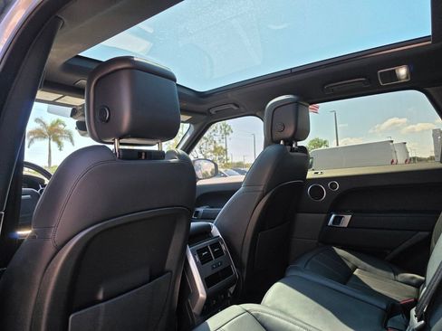 Used 2022 Land Rover Range Rover Sport SE image 19