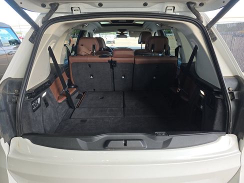 Used 2025 BMW X7 xDrive40i AWD/4WD image 8
