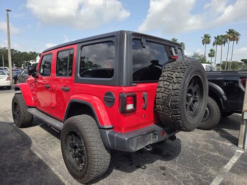 Used 2019 Jeep Wrangler Unlimited Sahara AWD/4WD image 4