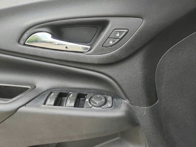 Used 2020 Chevrolet Equinox LT w/ Driver Convenience Package FWD image 17