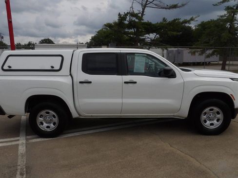 Used 2024 Nissan Frontier S AWD/4WD image 2