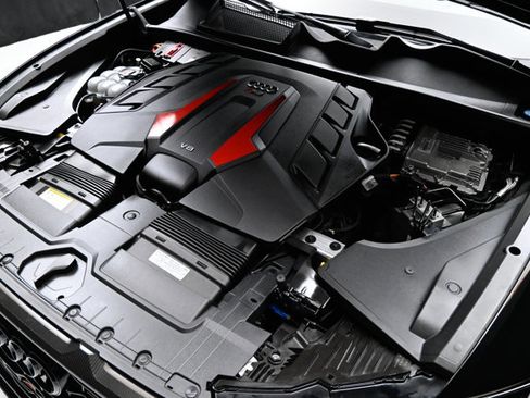 Used 2023 Audi RS Q8 w/ Black Optic Package image 41