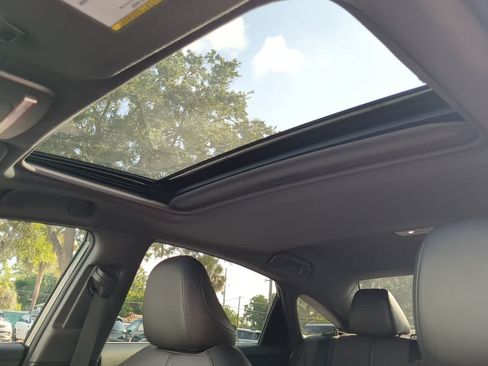 Used 2022 Toyota Avalon XLE w/ Moonroof Package FWD image 19