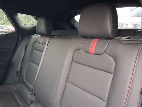 Used 2025 Chevrolet Trax RS w/ Sunroof Package FWD image 25