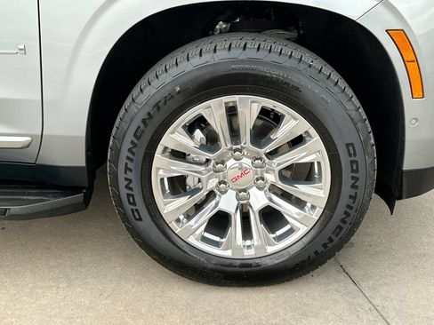Used 2025 GMC Yukon Denali AWD/4WD image 10