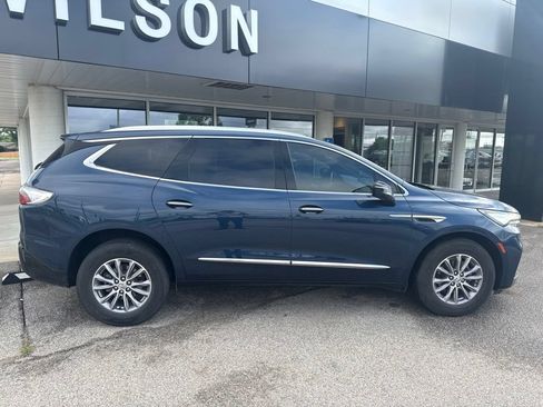 Used 2023 Buick Enclave Essence FWD image 5