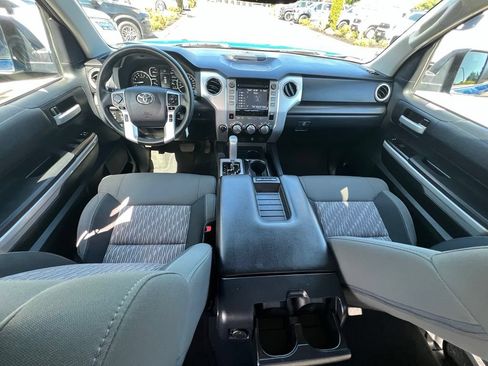 Used 2018 Toyota Tundra SR5 w/ SR5 Upgrade Package AWD/4WD image 19