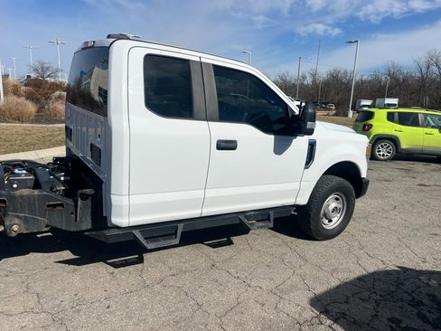Used 2020 Ford F250 XL w/ Power Equipment Group image 2