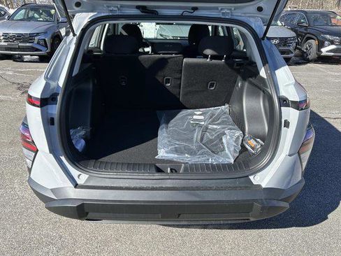 New 2026 Hyundai Kona SE image 4