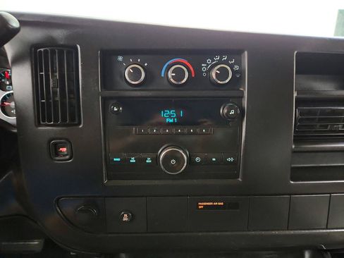 Used 2013 Chevrolet Express 1500 RWD image 16