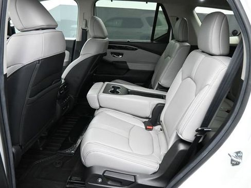 Used 2025 Honda Pilot EX-L image 25
