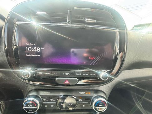 Used 2023 Kia Soul S FWD image 40