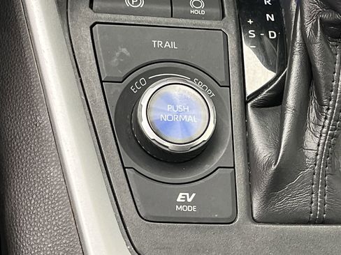 Used 2020 Toyota RAV4 XSE w/ XSE Grade Weather Package image 16