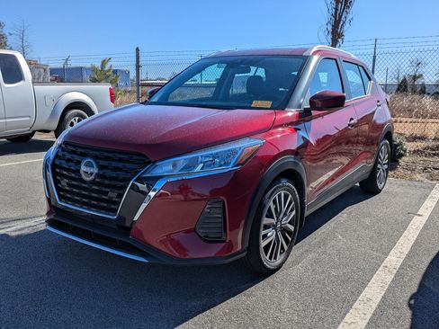 Certified 2023 Nissan Kicks SV image 4