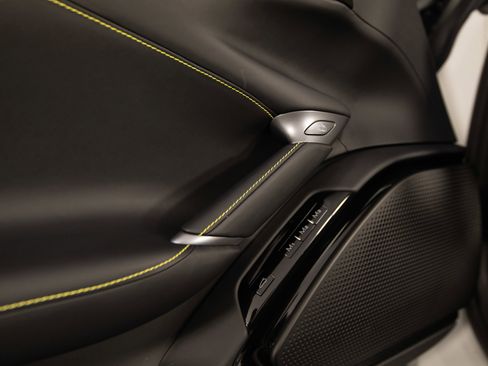 Certified 2026 Ferrari Roma Spider RWD image 19