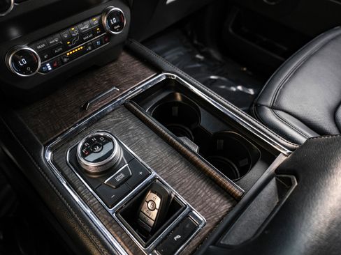 Used 2020 Ford Expedition Limited w/ Equipment Group 301A image 25