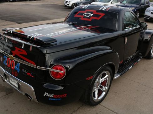 Used 2004 Chevrolet SSR w/ Preferred Equipment Group image 13