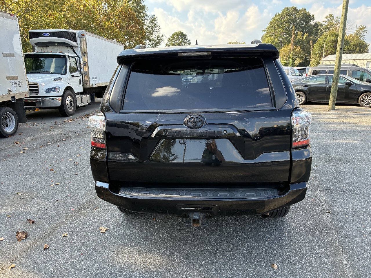 Used 2019 Toyota 4Runner SR5 AWD/4WD image 8