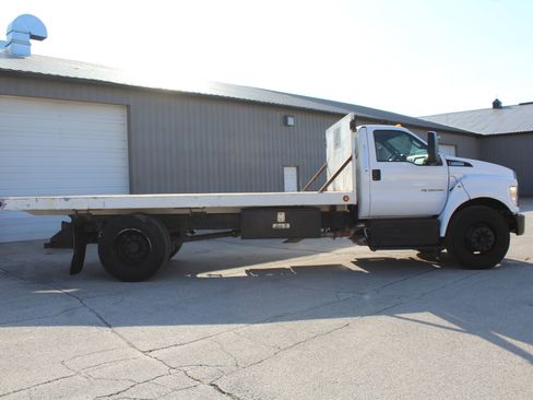 Used 2021 Ford F650 2WD Regular Cab Super Duty image 3