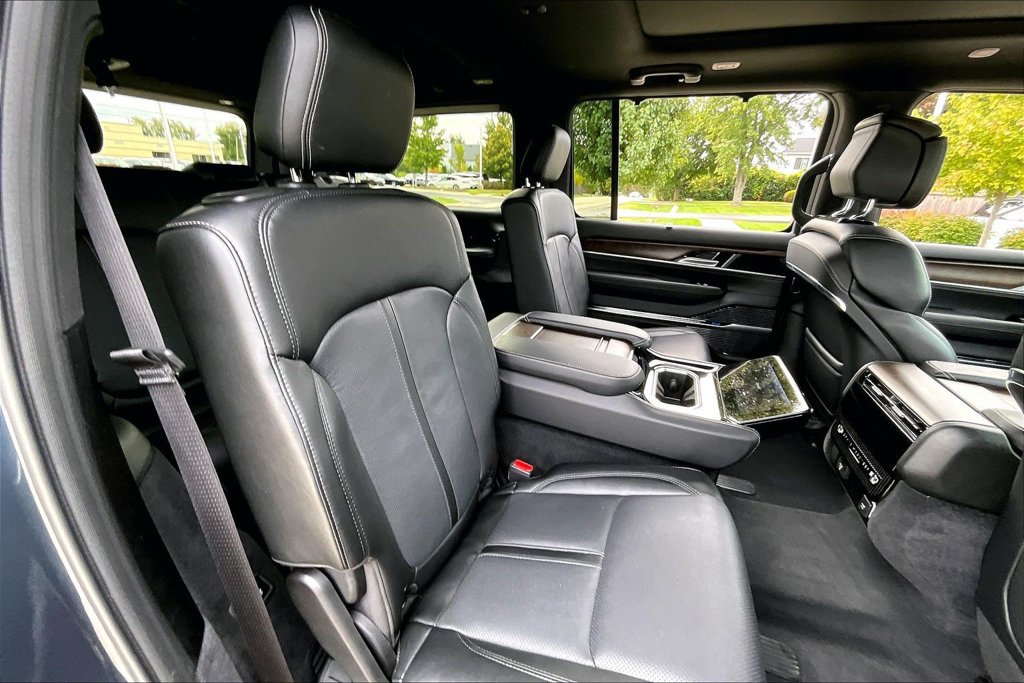 Used 2024 Jeep Grand Wagoneer Series I AWD/4WD image 29