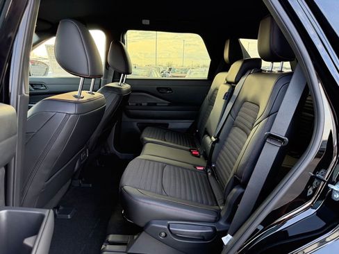 New 2026 Nissan Pathfinder SV image 23