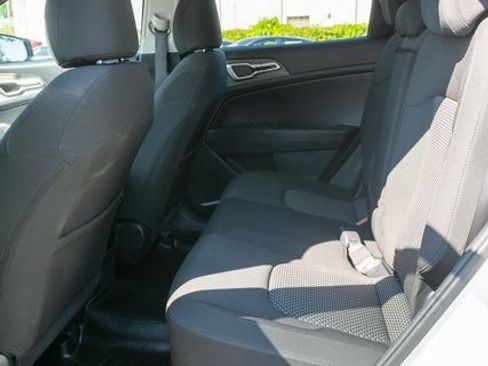 Used 2023 Kia Sportage LX AWD/4WD image 12