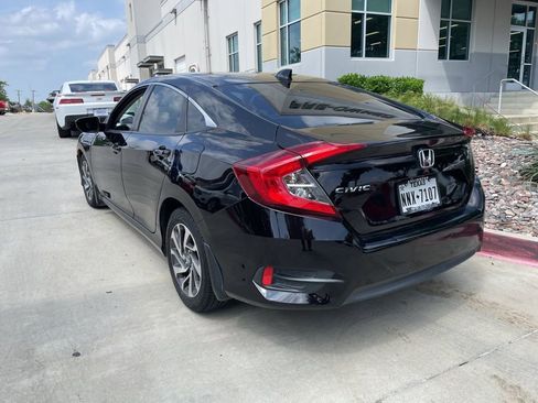 Used 2018 Honda Civic EX image 2