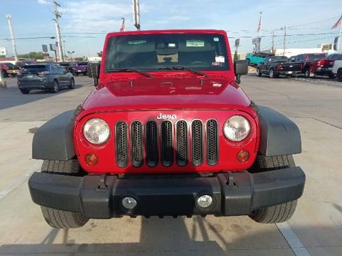 Used 2011 Jeep Wrangler Sport w/ Connectivity Group AWD/4WD image 8