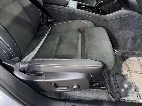 Used 2024 Volvo C40 P8 Recharge Ultimate w/ Protection Package Premier RWD image 15