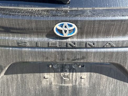 Used 2023 Toyota Sienna XSE w/ XSE Plus Package AWD/4WD image 17