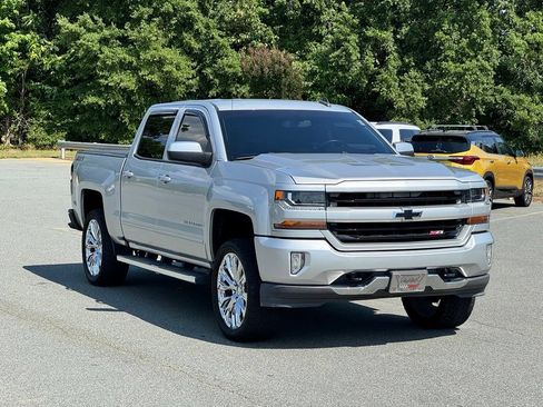 Used 2017 Chevrolet Silverado 1500 LT w/ All Star Edition AWD/4WD image 2