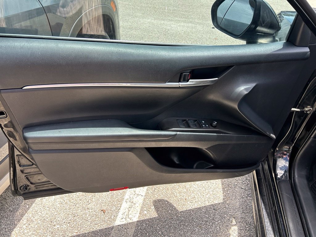 Used 2022 Toyota Camry SE FWD image 14