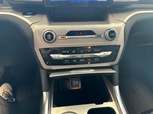 Used 2023 Ford Explorer XLT w/ Equipment Group 202A image 20