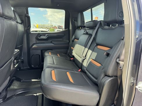 Used 2025 GMC Sierra 1500 AT4 w/ Technology Package AWD/4WD image 26