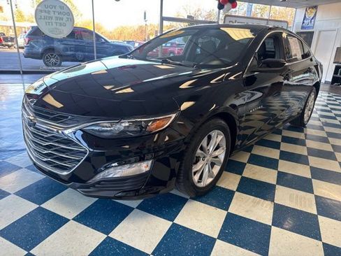 Used 2020 Chevrolet Malibu LT image 3