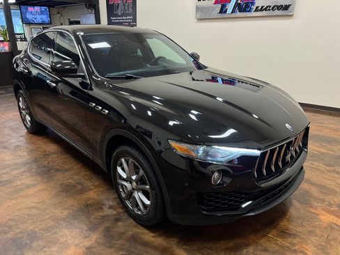 Used 2018 Maserati Levante AWD/4WD image 54