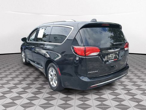 Used 2019 Chrysler Pacifica Limited FWD image 4