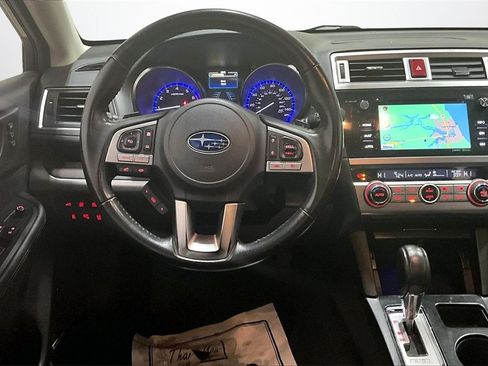 Used 2017 Subaru Outback 2.5i Limited image 8