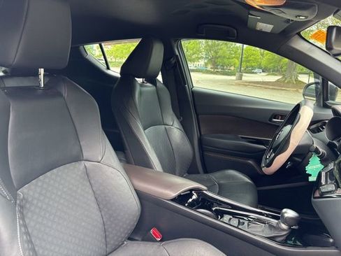 Used 2019 Toyota C-HR Limited FWD image 15