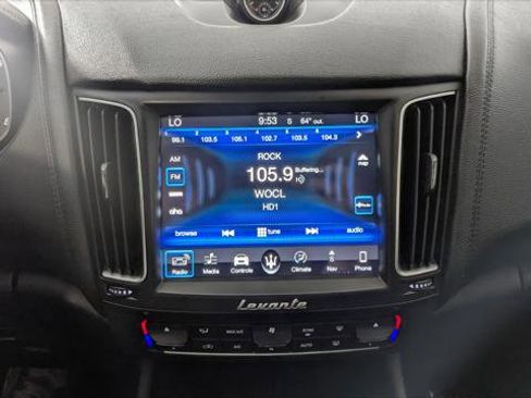Used 2018 Maserati Levante image 29