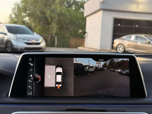 Used 2016 BMW 750i xDrive image 22