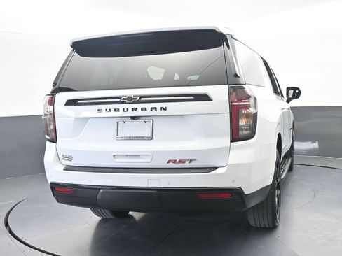 Used 2024 Chevrolet Suburban RST RWD image 5