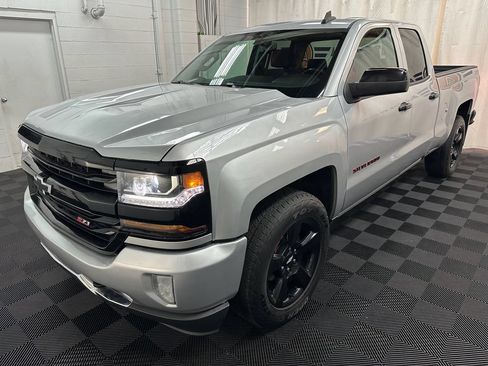 Used 2017 Chevrolet Silverado 1500 LT w/ Redline Edition AWD/4WD image 4
